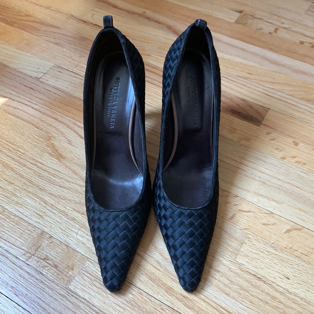 Bottega Veneta Intrecciato Pointy Toe Pumps, Eu 38